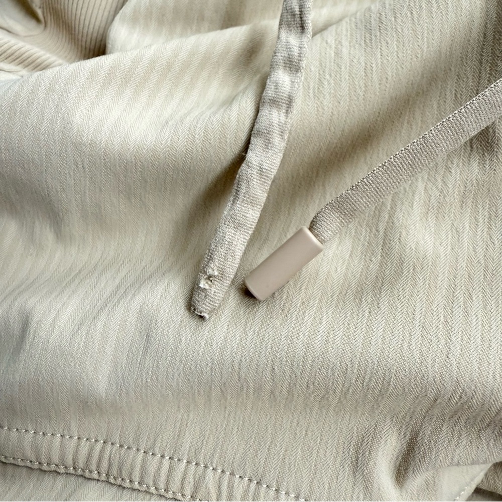 Lululemon Beyond the Studio 7/8 Jogger Trench Beige Size 6 - Picture 11 of 11